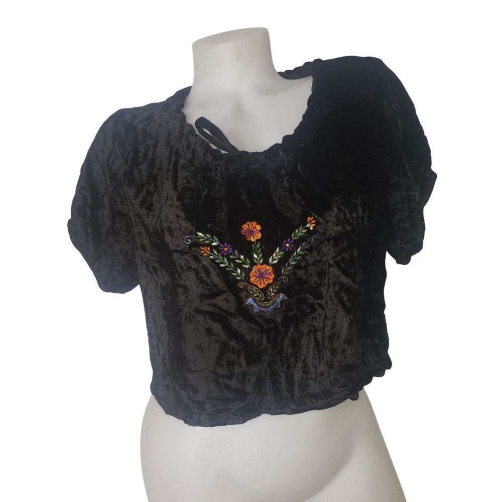 PASSPORT Cropped Black Embrordered Peasant Top Juniors Size Large